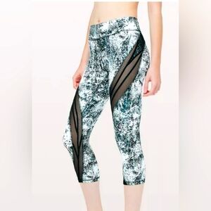 NWOT Lululemon Never Still Cropped Leggings - Size 10